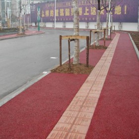 四川省宜賓市透水地坪 彩色透水混凝土地坪材料批發(fā)  透水地坪生產(chǎn)廠家 生態(tài)透水砼粘接劑  現(xiàn)場(chǎng)施工免費(fèi)指導(dǎo) 量大送貨到工地