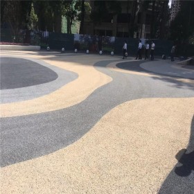 四川省達(dá)州市透水地坪 彩色透水混凝土地坪材料生產(chǎn)廠家  透水地坪生產(chǎn)廠家  生態(tài)透水砼粘接劑 現(xiàn)場施工免費指導(dǎo) 量大送貨到工地