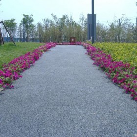 廣場彩色透水混凝土 學(xué)校操場地坪 透水混凝土價(jià)格