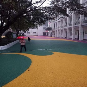 學(xué)校操場(chǎng)彩色混凝土 小區(qū)彩色透水混凝土 廣場(chǎng)彩色透水路面 材料廠家直銷